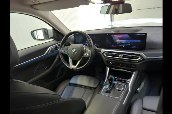 BMW i4 eDrive40 84 kWh | Trekhaak | Navi | Camera |