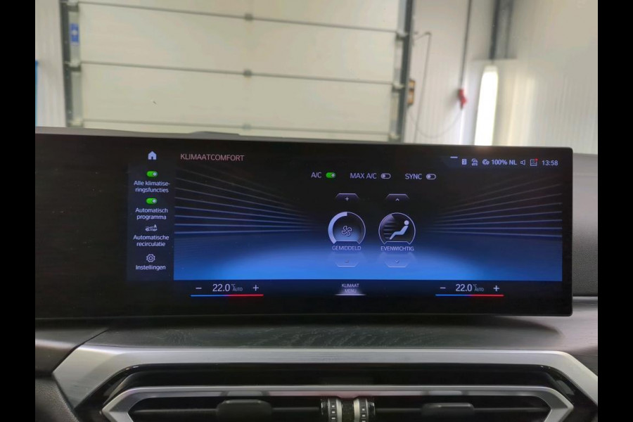 BMW i4 eDrive40 84 kWh | Trekhaak | Navi | Camera |
