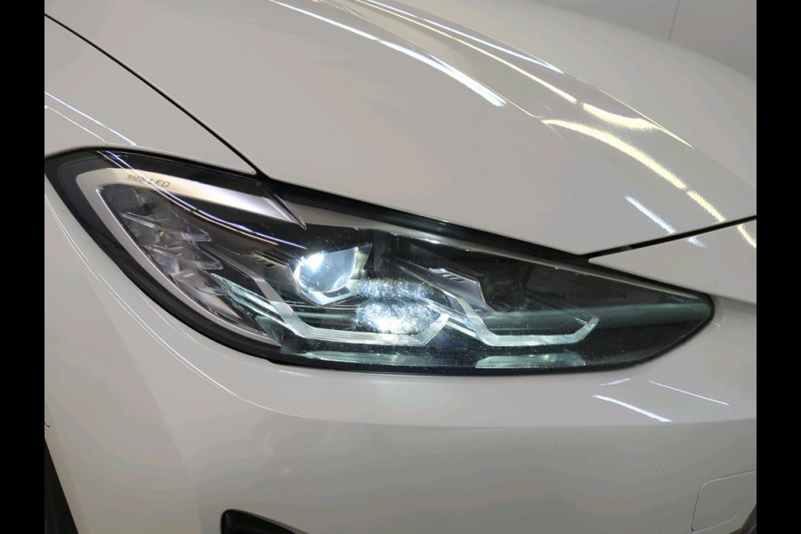 BMW i4 eDrive40 84 kWh | Trekhaak | Navi | Camera |