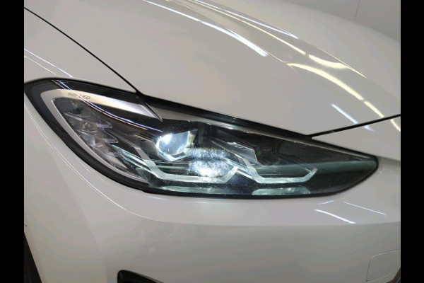 BMW i4 eDrive40 84 kWh | Trekhaak | Navi | Camera |