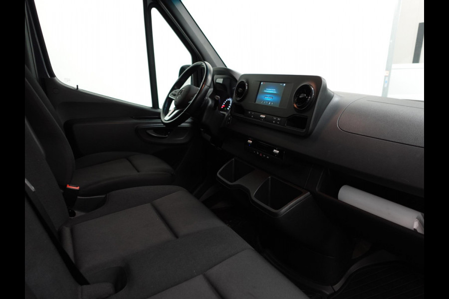 Mercedes-Benz Sprinter 311 1.9 CDI L3H2 Automaat Airco Navi Imperiaal Cruise Trekhaak Mercedes-Benz Sprinter 311 1.9 CDI L3H2 Automaat Airco Navi Imperiaal Cruise Trekhaak