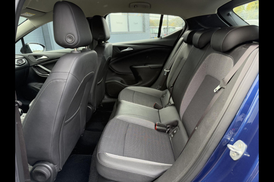 Opel Astra 1.2 Blitz Elegance 1e Eigenaar,Navi,Camera,131pk,Clima,Cruise,Lm velgen,6 Bak,Pdc V+A,Apk tot 08-2027