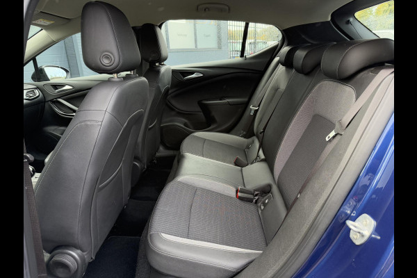 Opel Astra 1.2 Blitz Elegance 1e Eigenaar,Navi,Camera,131pk,Clima,Cruise,Lm velgen,6 Bak,Pdc V+A,Apk tot 08-2027