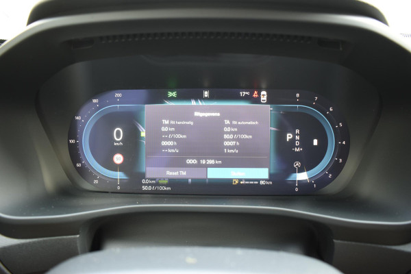 Volvo XC40 B4 211PK Automaat Plus Dark / Harman Kardon / Donker getint glas / Elektrisch bedienbare stoelen / 19''velgen / Driver assist / Microtech Nubuck / Camera achter