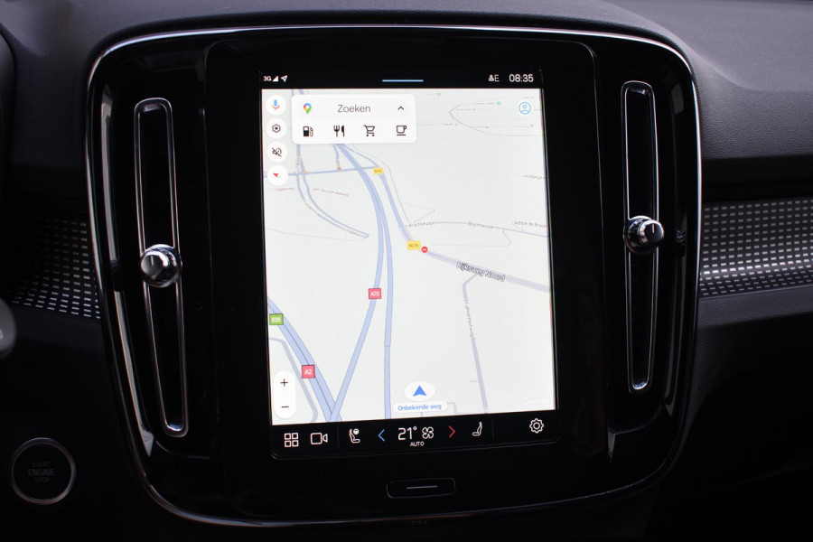 Volvo XC40 B4 211PK Automaat Plus Dark / Harman Kardon / Donker getint glas / Elektrisch bedienbare stoelen / 19''velgen / Driver assist / Microtech Nubuck / Camera achter