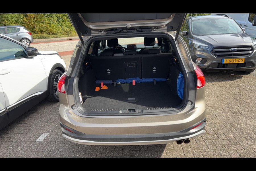 Ford FOCUS Wagon 1.5 EcoBoost Active Business 150pk Trekhaak Wegklapbaar | Automaat | Adaptieve Cruise | Winterpack | Achteruitrijcamera | Dodehoeksensoren | 1e Eigenaar