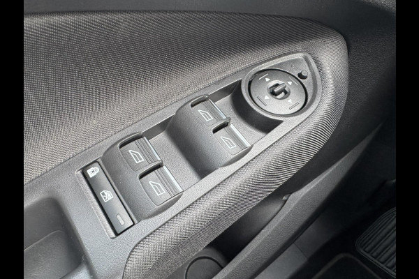 Ford C-MAX 1.5 Titanium 150pk Trekhaak | Achteruitrijcamera | Stoelverwarming | Climate control | Voorruit verwarming | 1.500kg Trekgewicht!