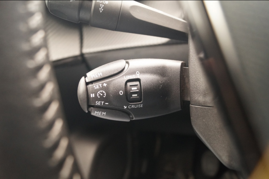 Peugeot 2008 1.5 HDi 110pk Allure -NAVI-ECC-PDC-TREKHAAK- Peugeot 2008 1.5 HDi 110pk Allure -NAVI-ECC-PDC-TREKHAAK-