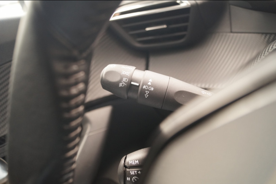 Peugeot 2008 1.5 HDi 110pk Allure -NAVI-ECC-PDC-TREKHAAK- Peugeot 2008 1.5 HDi 110pk Allure -NAVI-ECC-PDC-TREKHAAK-