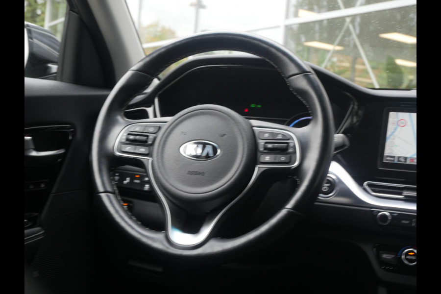 Kia e-Niro ExecutiveLine 64 kWh | 3Fase | Cruise | Clima | Carplay | Navi | Stoelverwarming-ventilatie |