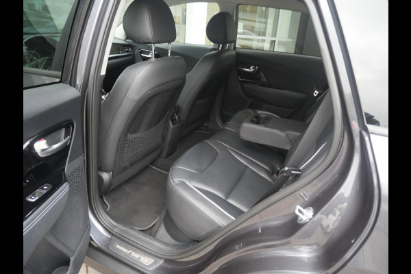 Kia e-Niro ExecutiveLine 64 kWh | 3Fase | Cruise | Clima | Carplay | Navi | Stoelverwarming-ventilatie |