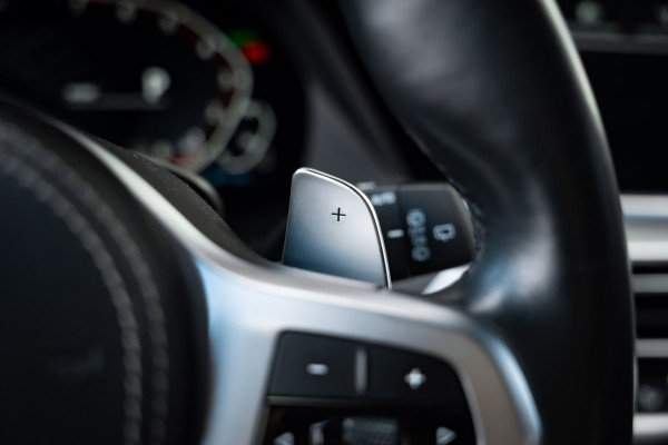 BMW X5 xDrive45e High Executive - M Sport | Maxton Pakket | Panorama | Stoelkoeling & Massage | Elek. Trekhaak BMW X5 xDrive45e High Executive - M Sport | Maxton Pakket | Panorama | Stoelkoeling & Massage | Elek. Trekhaak