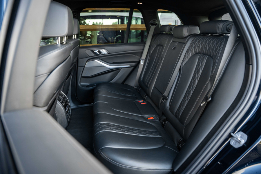 BMW X5 xDrive45e High Executive - M Sport | Maxton Pakket | Panorama | Stoelkoeling & Massage | Elek. Trekhaak BMW X5 xDrive45e High Executive - M Sport | Maxton Pakket | Panorama | Stoelkoeling & Massage | Elek. Trekhaak