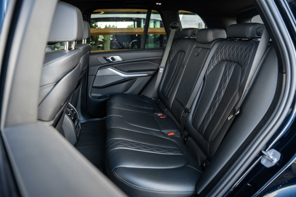 BMW X5 xDrive45e High Executive - M Sport | Maxton Pakket | Panorama | Stoelkoeling & Massage | Elek. Trekhaak BMW X5 xDrive45e High Executive - M Sport | Maxton Pakket | Panorama | Stoelkoeling & Massage | Elek. Trekhaak