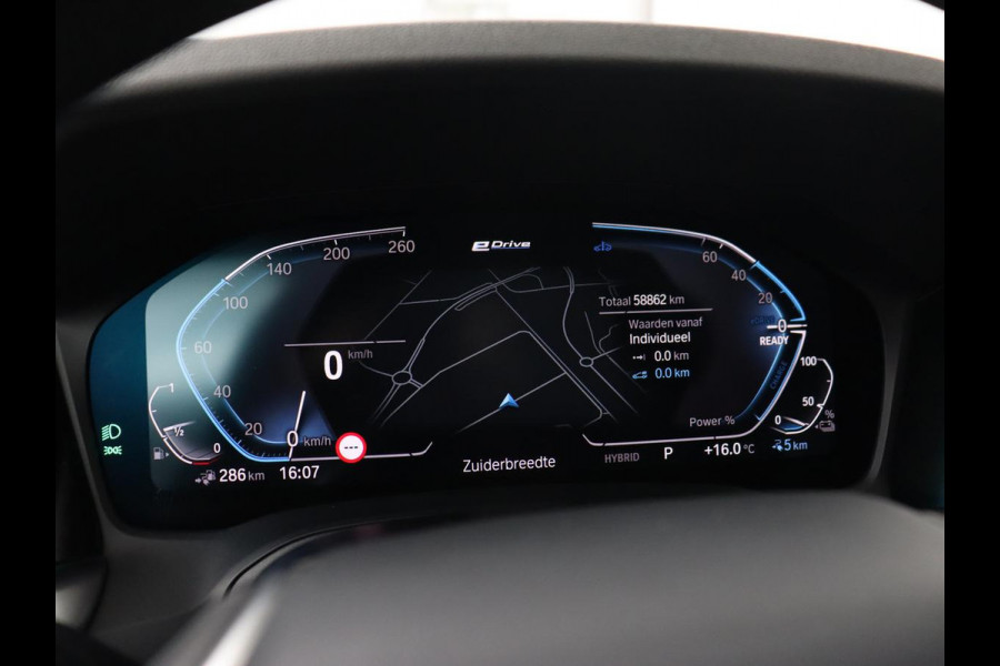 BMW 3-serie 330e Sport Line | Stoelverwarming | Carplay | Sportstoelen | Half leder | Camera | Navigatie | Live Cockpit | DAB | Full LED | Park Assist | Navigatie | Climate control | PHEV | Plug In