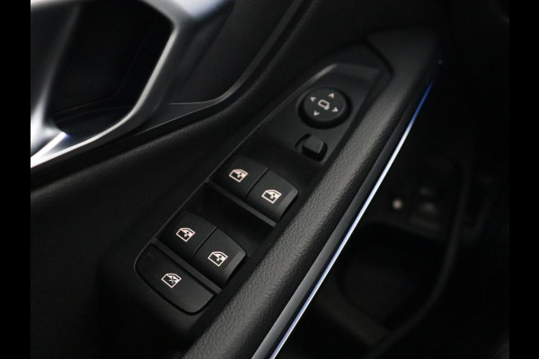 BMW 3-serie 330e Sport Line | Stoelverwarming | Carplay | Sportstoelen | Half leder | Camera | Navigatie | Live Cockpit | DAB | Full LED | Park Assist | Navigatie | Climate control | PHEV | Plug In