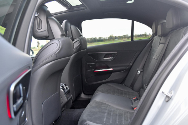 Mercedes-Benz C-Klasse 180 AMG Night ed. Pano, Memory, 360, Dodeh, Sfeer, CarPlay!