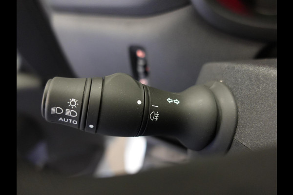 Renault Master T33 2.3 dCi 135 L2H2 BPM VRIJ! Airco Cruise control Parkeersensoren Navigatie Trekhaak Renault Master T33 2.3 dCi 135 L2H2 BPM VRIJ! Airco Cruise control Parkeersensoren Navigatie Trekhaak