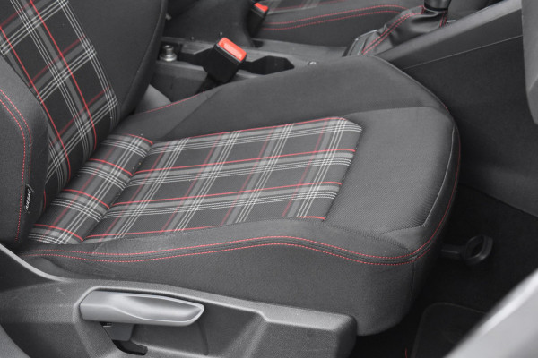 Volkswagen Polo 2.0 TSI GTI Pano DSG Virtual Stoelvw Volkswagen Polo 2.0 TSI GTI Pano DSG Virtual Stoelvw