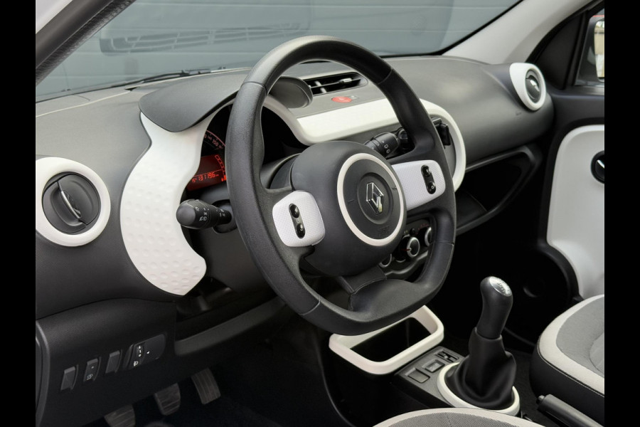 Renault Twingo 1.0 SCe Collection 2e Eigenaar,Airco,N.A.P,Zeer Zuinig,Weinig km,Apk tot 04-2026 Renault Twingo 1.0 SCe Collection 2e Eigenaar,Airco,N.A.P,Zeer Zuinig,Weinig km,Apk tot 04-2026