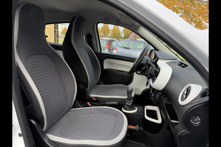 Renault Twingo 1.0 SCe Collection 2e Eigenaar,Airco,N.A.P,Zeer Zuinig,Weinig km,Apk tot 04-2026 Renault Twingo 1.0 SCe Collection 2e Eigenaar,Airco,N.A.P,Zeer Zuinig,Weinig km,Apk tot 04-2026