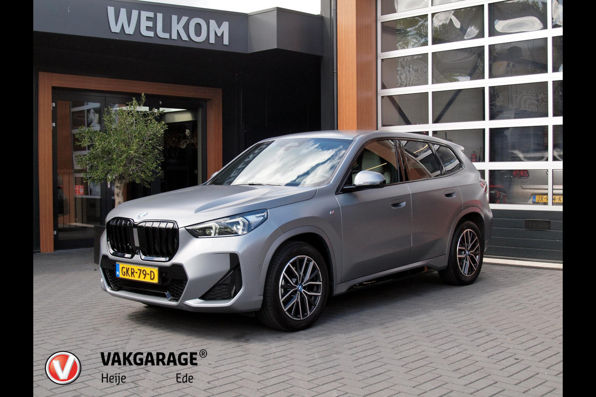 BMW iX1 eDrive20 67 kWh | M-Pakket | NL-Auto | Innovation Pack | BMW Individual Frozen Pure Grey | BMW iX1 eDrive20 67 kWh | M-Pakket | NL-Auto | Innovation Pack | BMW Individual Frozen Pure Grey |