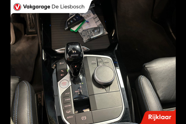 BMW X3 XDrive30e High Executive M-sport | sportstoelen | Head-up Display | Panorama-dak BMW X3 XDrive30e High Executive M-sport | sportstoelen | Head-up Display | Panorama-dak