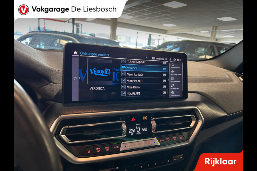 BMW X3 XDrive30e High Executive M-sport | sportstoelen | Head-up Display | Panorama-dak BMW X3 XDrive30e High Executive M-sport | sportstoelen | Head-up Display | Panorama-dak