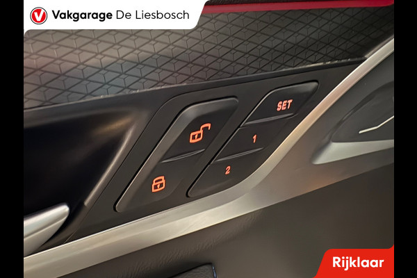 BMW X3 XDrive30e High Executive M-sport | sportstoelen | Head-up Display | Panorama-dak BMW X3 XDrive30e High Executive M-sport | sportstoelen | Head-up Display | Panorama-dak