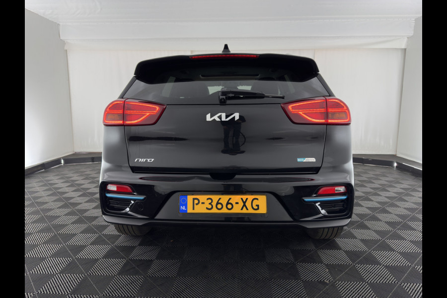 Kia e-Niro ExecutiveLine 64 kWh [ 3-Fase ] {SOH-100%} (INCL-BTW) Aut. *PANO | LUXURY-LEATHER | JBL-AUDIO | FULL-LED | NAVI-FULLMAP | DAB | ADAPTIVE-CRUISE | CAMERA | MEMORY-PACK | LANE-ASSIST | CCS-FASTLOADER | KEYLESS | DIGI-COCKPIT | 17"ALU*