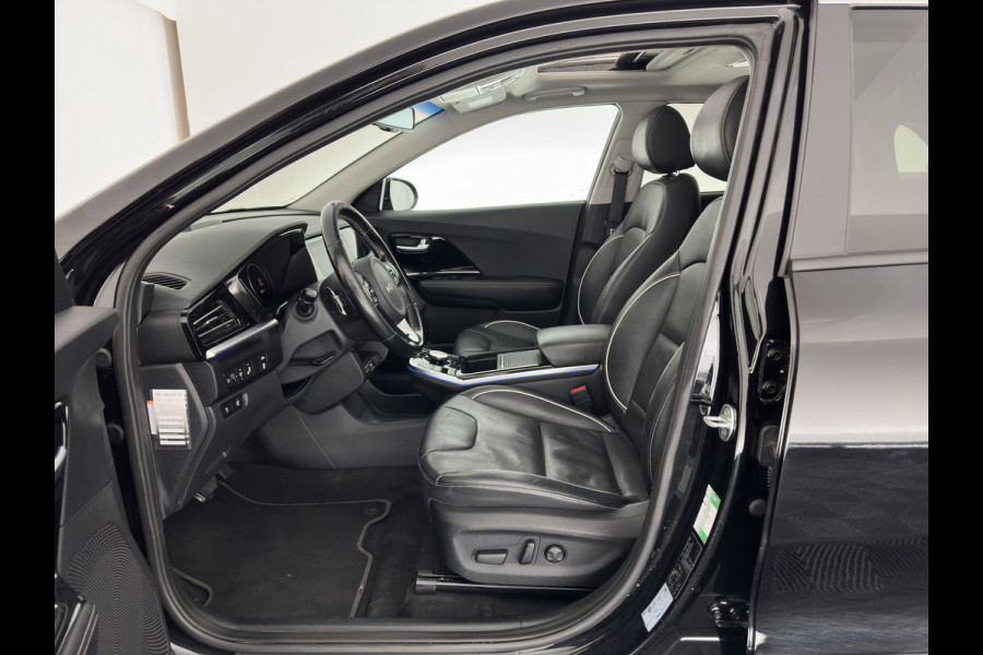 Kia e-Niro ExecutiveLine 64 kWh [ 3-Fase ] {SOH-100%} (INCL-BTW) Aut. *PANO | LUXURY-LEATHER | JBL-AUDIO | FULL-LED | NAVI-FULLMAP | DAB | ADAPTIVE-CRUISE | CAMERA | MEMORY-PACK | LANE-ASSIST | CCS-FASTLOADER | KEYLESS | DIGI-COCKPIT | 17"ALU*