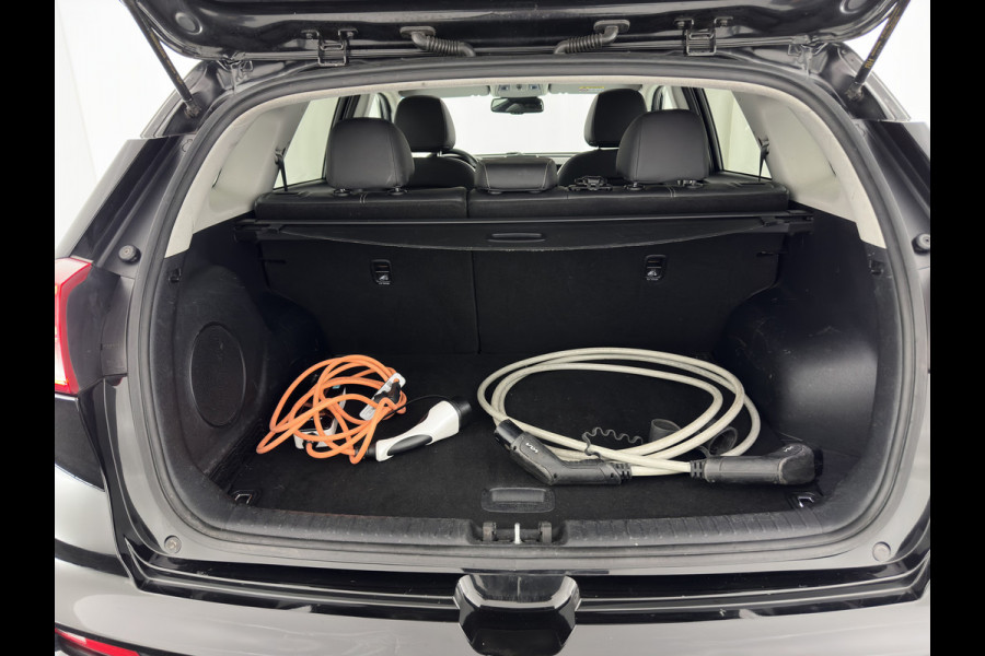 Kia e-Niro ExecutiveLine 64 kWh [ 3-Fase ] {SOH-100%} (INCL-BTW) Aut. *PANO | LUXURY-LEATHER | JBL-AUDIO | FULL-LED | NAVI-FULLMAP | DAB | ADAPTIVE-CRUISE | CAMERA | MEMORY-PACK | LANE-ASSIST | CCS-FASTLOADER | KEYLESS | DIGI-COCKPIT | 17"ALU*