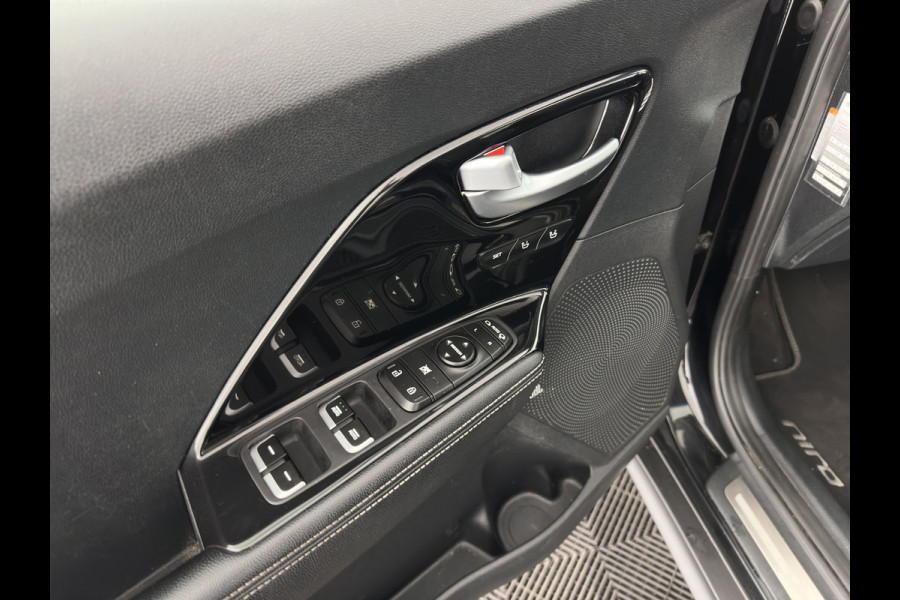 Kia e-Niro ExecutiveLine 64 kWh [ 3-Fase ] {SOH-100%} (INCL-BTW) Aut. *PANO | LUXURY-LEATHER | JBL-AUDIO | FULL-LED | NAVI-FULLMAP | DAB | ADAPTIVE-CRUISE | CAMERA | MEMORY-PACK | LANE-ASSIST | CCS-FASTLOADER | KEYLESS | DIGI-COCKPIT | 17"ALU*