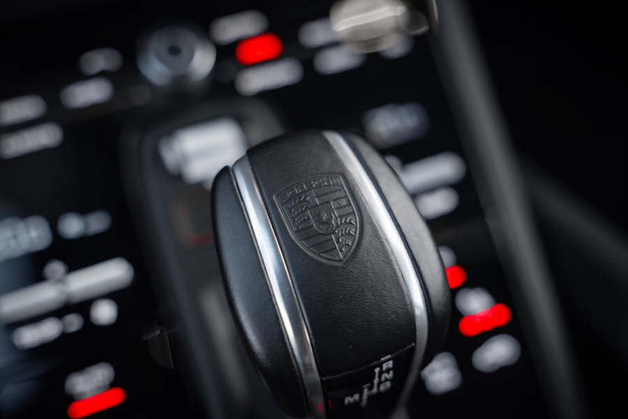 Porsche Cayenne Coupé 4.0 Turbo GT - Origineel NL | Sport Chrono + | Keramisch | Burmester | Carbon Porsche Cayenne Coupé 4.0 Turbo GT - Origineel NL | Sport Chrono + | Keramisch | Burmester | Carbon