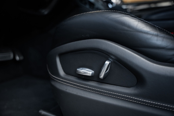 Porsche Cayenne Coupé 4.0 Turbo GT - Origineel NL | Sport Chrono + | Keramisch | Burmester | Carbon Porsche Cayenne Coupé 4.0 Turbo GT - Origineel NL | Sport Chrono + | Keramisch | Burmester | Carbon