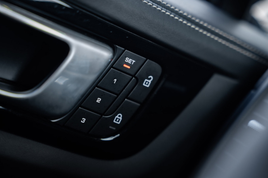 Porsche Cayenne Coupé 4.0 Turbo GT - Origineel NL | Sport Chrono + | Keramisch | Burmester | Carbon Porsche Cayenne Coupé 4.0 Turbo GT - Origineel NL | Sport Chrono + | Keramisch | Burmester | Carbon