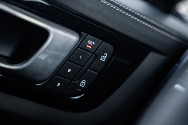 Porsche Cayenne Coupé 4.0 Turbo GT - Origineel NL | Sport Chrono + | Keramisch | Burmester | Carbon Porsche Cayenne Coupé 4.0 Turbo GT - Origineel NL | Sport Chrono + | Keramisch | Burmester | Carbon