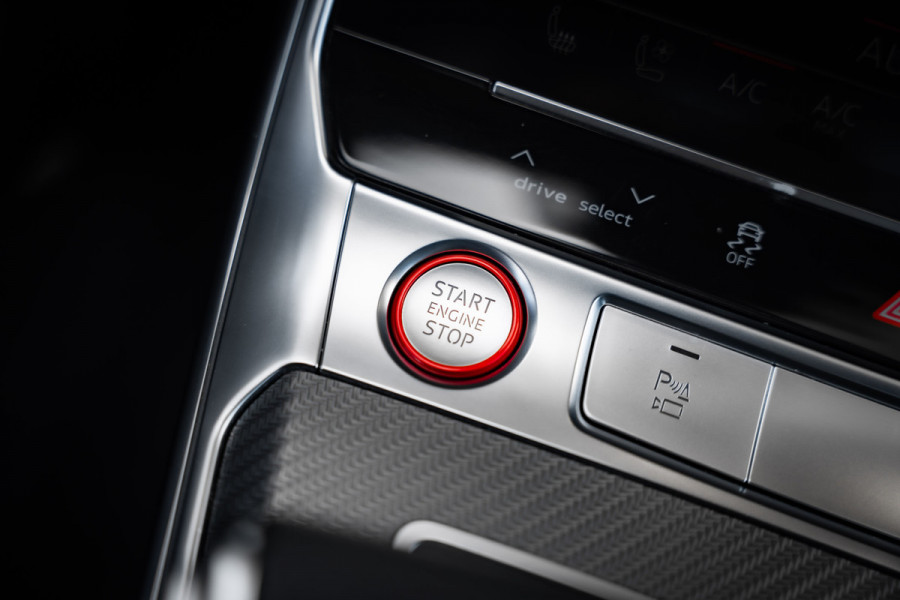 Audi RS6 Avant TFSI quattro - Urban Pakket | RS Dynamic + | Panorama | B&O | Stoelkoeling Audi RS6 Avant TFSI quattro - Urban Pakket | RS Dynamic + | Panorama | B&O | Stoelkoeling