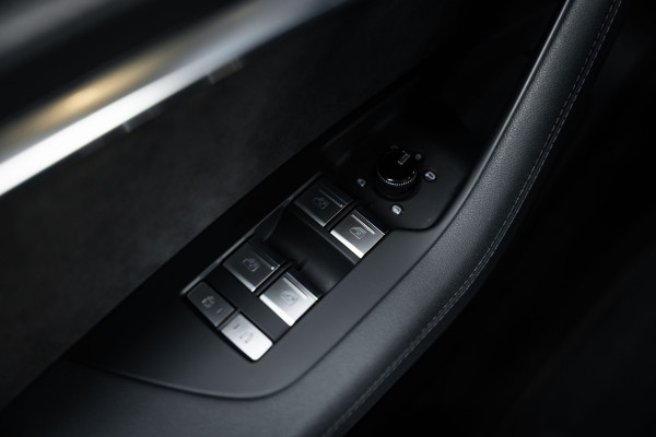 Audi RS6 Avant TFSI quattro - Urban Pakket | RS Dynamic + | Panorama | B&O | Stoelkoeling Audi RS6 Avant TFSI quattro - Urban Pakket | RS Dynamic + | Panorama | B&O | Stoelkoeling