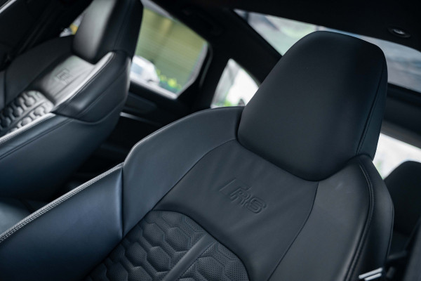 Audi RS6 Avant TFSI quattro - Urban Pakket | RS Dynamic + | Panorama | B&O | Stoelkoeling Audi RS6 Avant TFSI quattro - Urban Pakket | RS Dynamic + | Panorama | B&O | Stoelkoeling