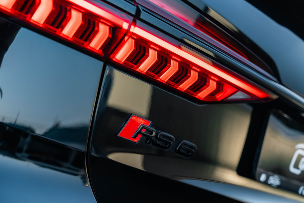 Audi RS6 Avant TFSI quattro - Urban Pakket | RS Dynamic + | Panorama | B&O | Stoelkoeling Audi RS6 Avant TFSI quattro - Urban Pakket | RS Dynamic + | Panorama | B&O | Stoelkoeling
