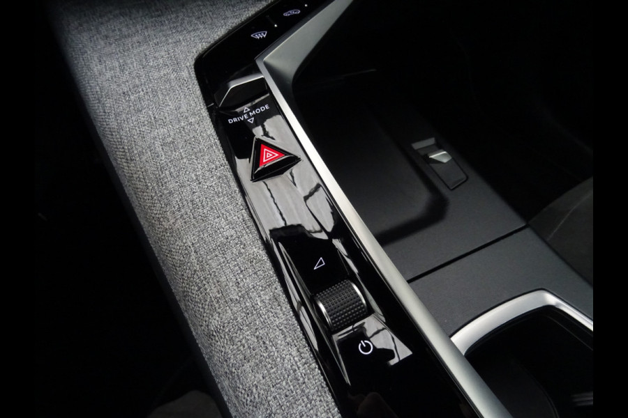 Peugeot E-3008 GT Avantage 210 73 kWh * WARMTEPOMP * 4 SEIZOENSBANDEN !! Peugeot E-3008 GT Avantage 210 73 kWh * WARMTEPOMP * 4 SEIZOENSBANDEN !!