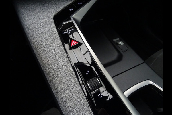 Peugeot E-3008 GT Avantage 210 73 kWh * WARMTEPOMP * 4 SEIZOENSBANDEN !! Peugeot E-3008 GT Avantage 210 73 kWh * WARMTEPOMP * 4 SEIZOENSBANDEN !!