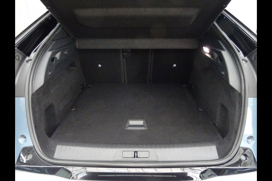 Peugeot E-3008 GT Avantage 210 73 kWh * WARMTEPOMP * 4 SEIZOENSBANDEN !! Peugeot E-3008 GT Avantage 210 73 kWh * WARMTEPOMP * 4 SEIZOENSBANDEN !!