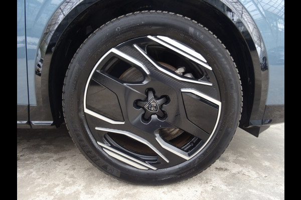 Peugeot E-3008 GT Avantage 210 73 kWh * WARMTEPOMP * 4 SEIZOENSBANDEN !! Peugeot E-3008 GT Avantage 210 73 kWh * WARMTEPOMP * 4 SEIZOENSBANDEN !!