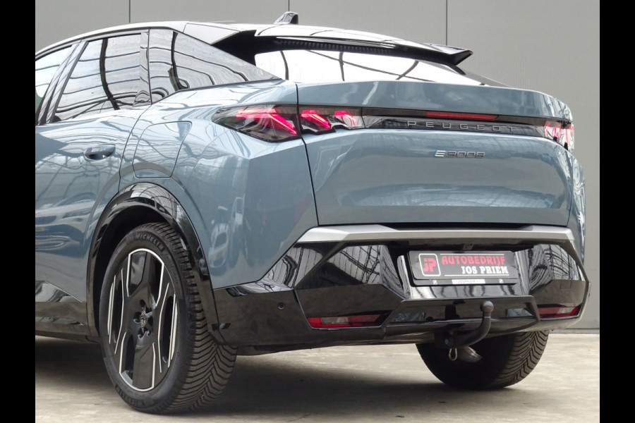 Peugeot E-3008 GT Avantage 210 73 kWh * WARMTEPOMP * 4 SEIZOENSBANDEN !! Peugeot E-3008 GT Avantage 210 73 kWh * WARMTEPOMP * 4 SEIZOENSBANDEN !!