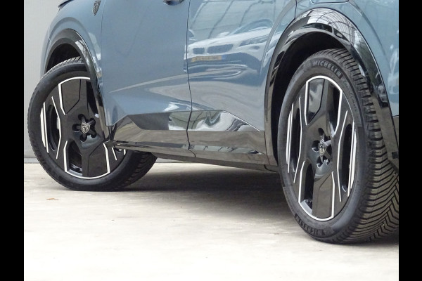 Peugeot E-3008 GT Avantage 210 73 kWh * WARMTEPOMP * 4 SEIZOENSBANDEN !! Peugeot E-3008 GT Avantage 210 73 kWh * WARMTEPOMP * 4 SEIZOENSBANDEN !!