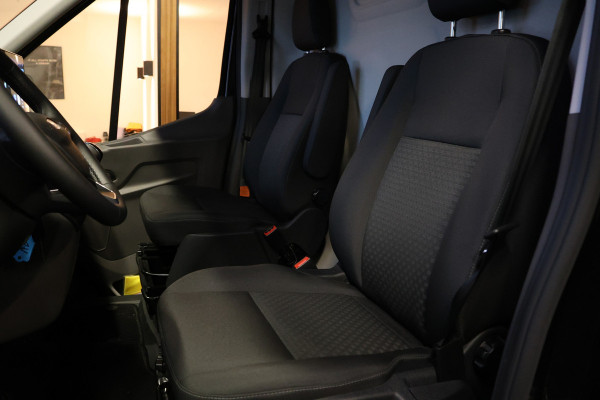 Ford Transit 350 2.0 TDCI L3H2 | Nieuw | CarPlay | Blind Spot | Navigatie | Stoelverwarming | Camera | DAB | Cruise control | Trekhaak | PDC V+A | MY2024 | BPM Vrij Ford Transit 350 2.0 TDCI L3H2 | Nieuw | CarPlay | Blind Spot | Navigatie | Stoelverwarming | Camera | DAB | Cruise control | Trekhaak | PDC V+A | MY2024 | BPM Vrij
