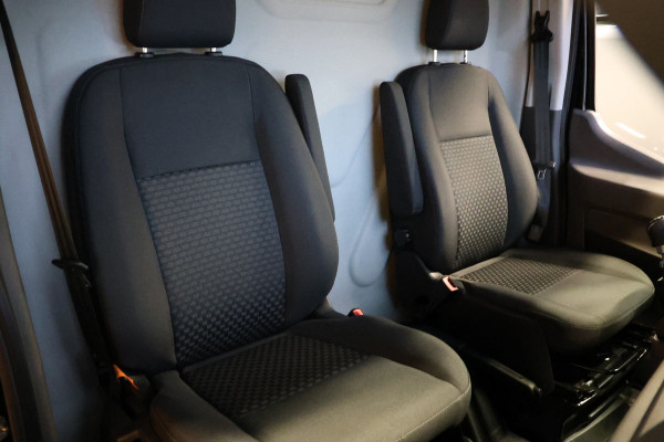 Ford Transit 350 2.0 TDCI L3H2 | Nieuw | CarPlay | Blind Spot | Navigatie | Stoelverwarming | Camera | DAB | Cruise control | Trekhaak | PDC V+A | MY2024 | BPM Vrij Ford Transit 350 2.0 TDCI L3H2 | Nieuw | CarPlay | Blind Spot | Navigatie | Stoelverwarming | Camera | DAB | Cruise control | Trekhaak | PDC V+A | MY2024 | BPM Vrij