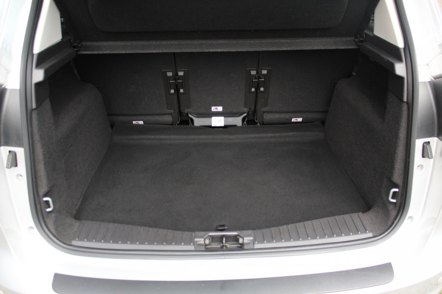 Ford C-MAX 1.0-125pk Titanium. Nette en goed onderhouden hoogzitter ! Volautm. airco dual, panoramadak, parkeersensoren, metallic lak,  telefoonvoorb., navigatie, LM wielen, Ford C-MAX 1.0-125pk Titanium. Nette en goed onderhouden hoogzitter ! Volautm. airco dual, panoramadak, parkeersensoren, metallic lak,  telefoonvoorb., navigatie, LM wielen,